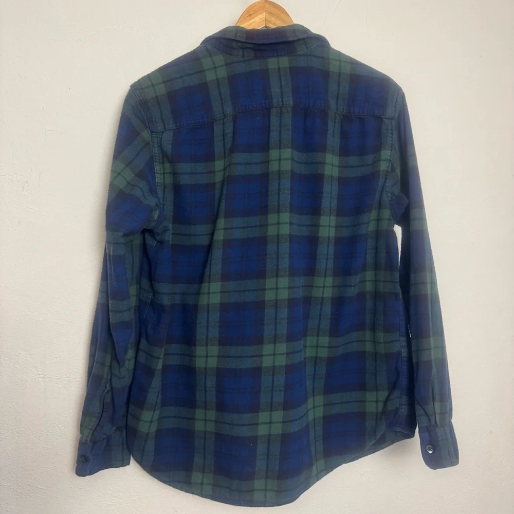 American Eagle Outfitters‎ Navy and Forest Plaid Flannel Long Sleeve Shirt